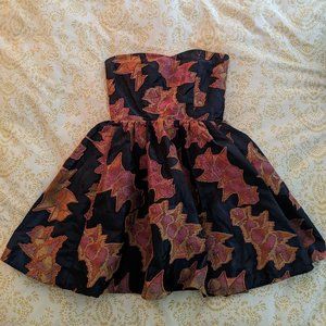 Strapless sweetheart neckline dress